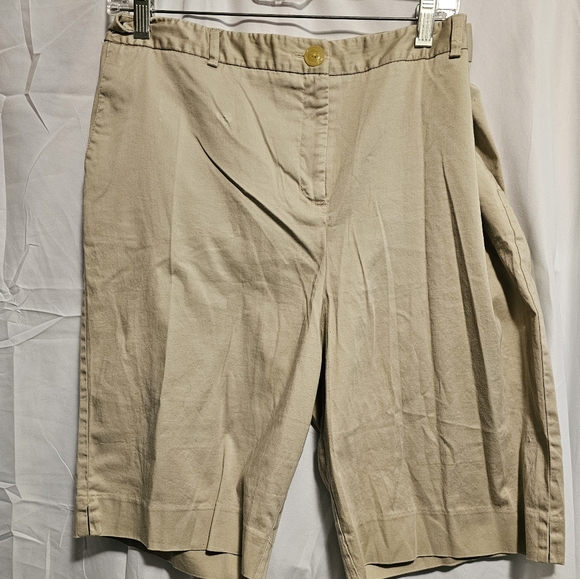 Lady's 212 Collection tan shorts size 18 - Picture 1 of 4